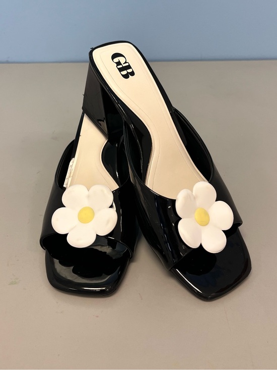Gianni Bini Shoes - Gianni Bini Black Patent Slide Mules with White Daisy Accent